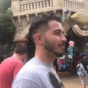 Meet your Posher, Javier